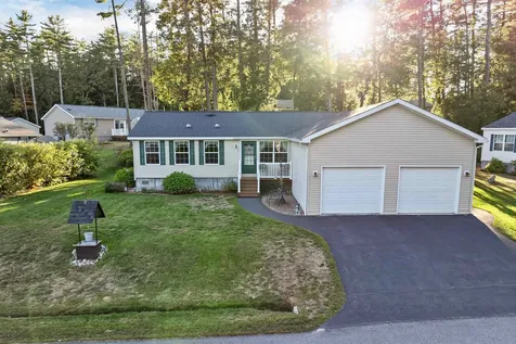 14 Mansfield Woods Way New Hampton NH 03256