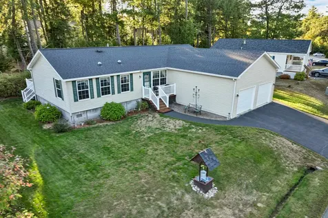 14 Mansfield Woods Way New Hampton NH 03256