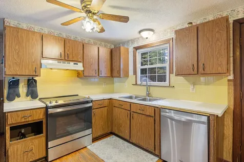 30 Riverlawn Avenue Rochester NH 03868