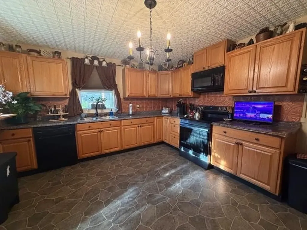 266 Madison Avenue Berlin NH 03570