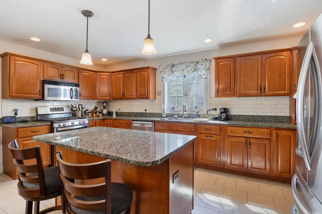 7 Autumn Lane East Kingston NH 03827