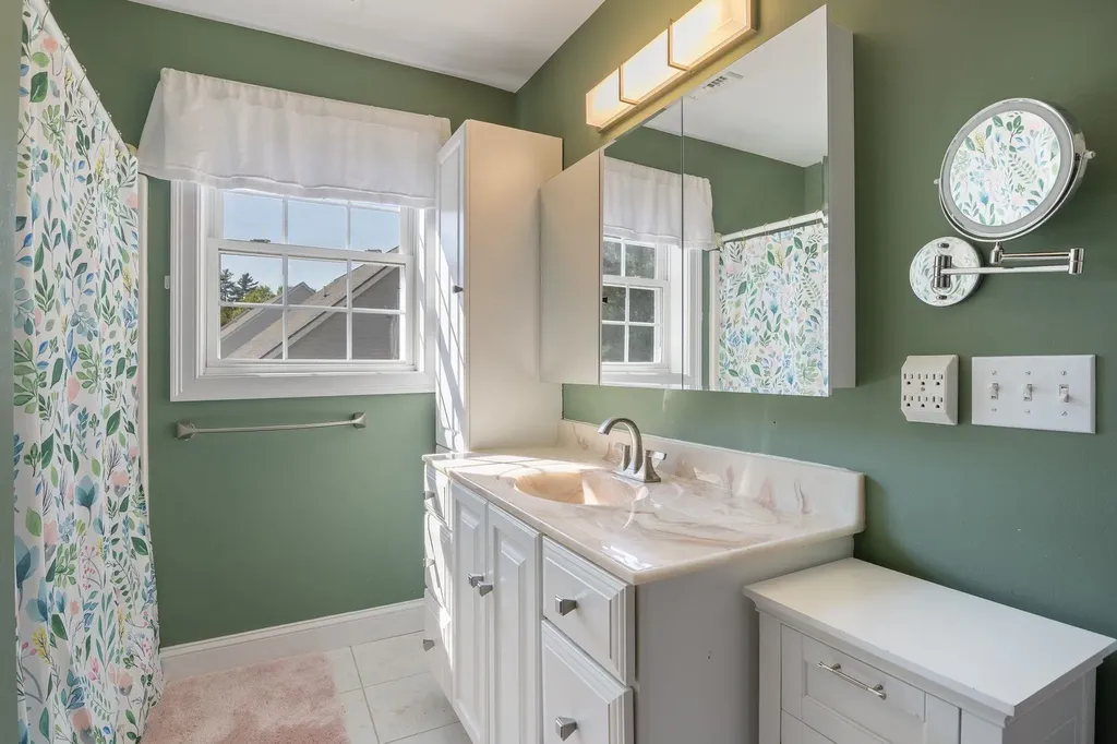 7 Autumn Lane East Kingston NH 03827