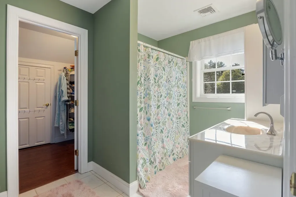 7 Autumn Lane East Kingston NH 03827