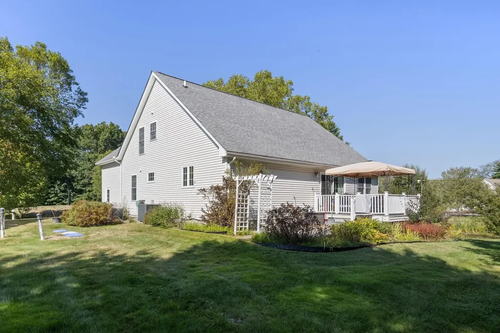 7 Autumn Lane East Kingston NH 03827