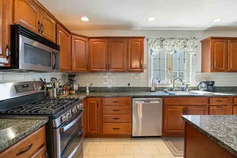 7 Autumn Lane East Kingston NH 03827