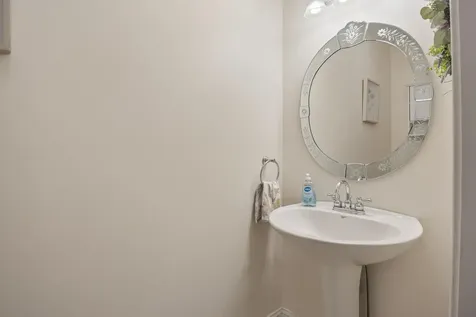 7 Autumn Lane East Kingston NH 03827