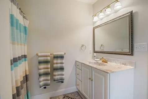 7 Autumn Lane East Kingston NH 03827