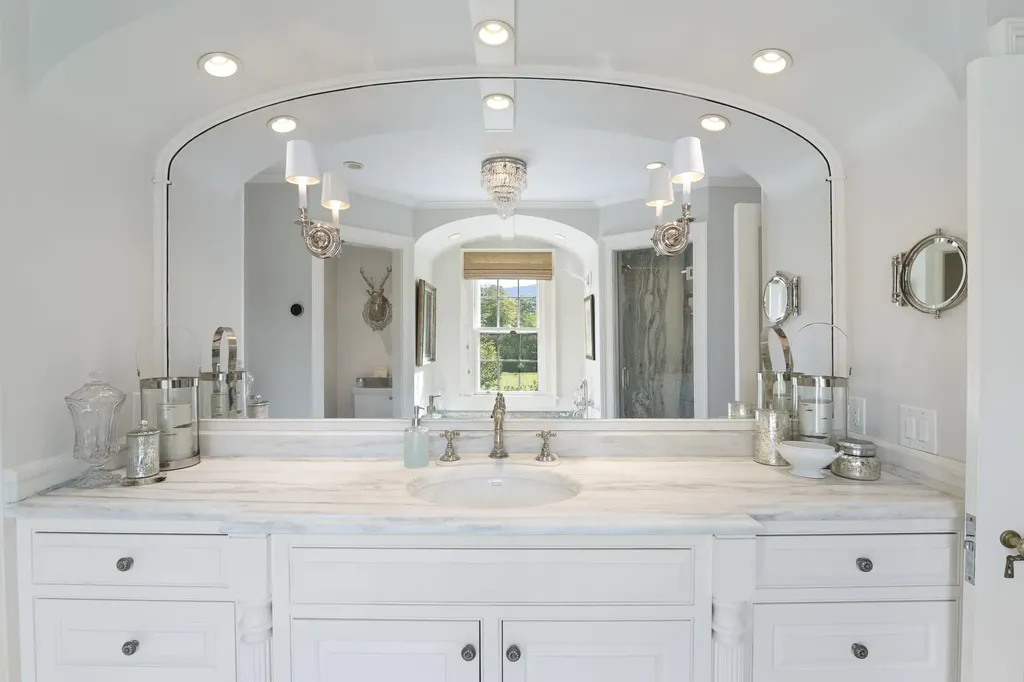 1182 1184 East Manchester Road Manchester VT 05255