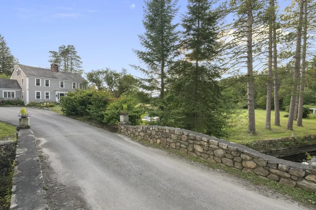 1182 1184 East Manchester Road Manchester VT 05255