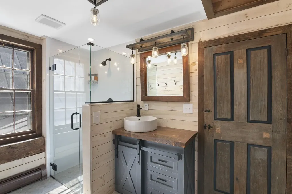 1182 1184 East Manchester Road Manchester VT 05255