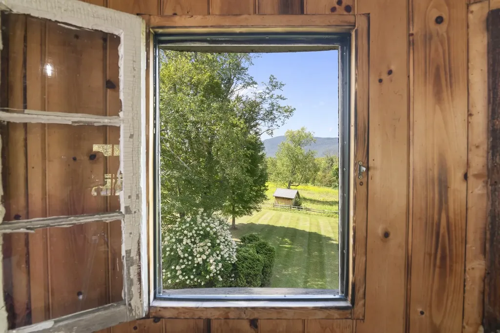 1182 1184 East Manchester Road Manchester VT 05255