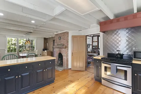 1182 1184 East Manchester Road Manchester VT 05255