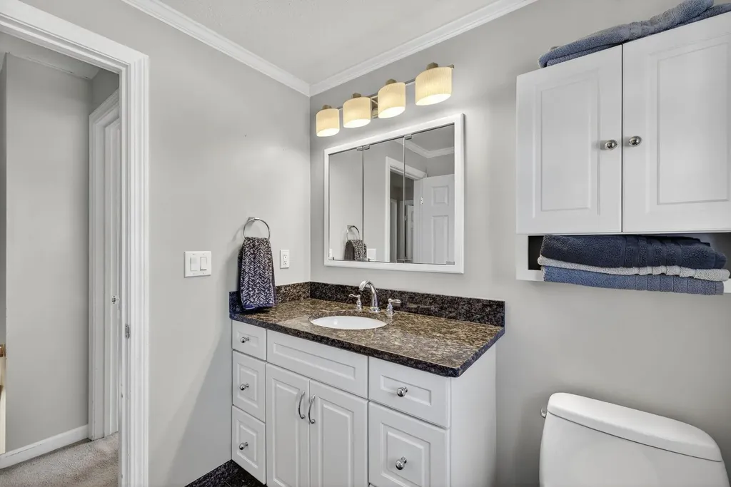 286 Aaron Drive Manchester NH 03109