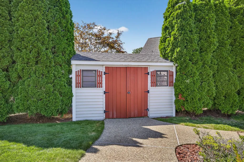 286 Aaron Drive Manchester NH 03109