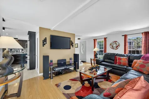 286 Aaron Drive Manchester NH 03109