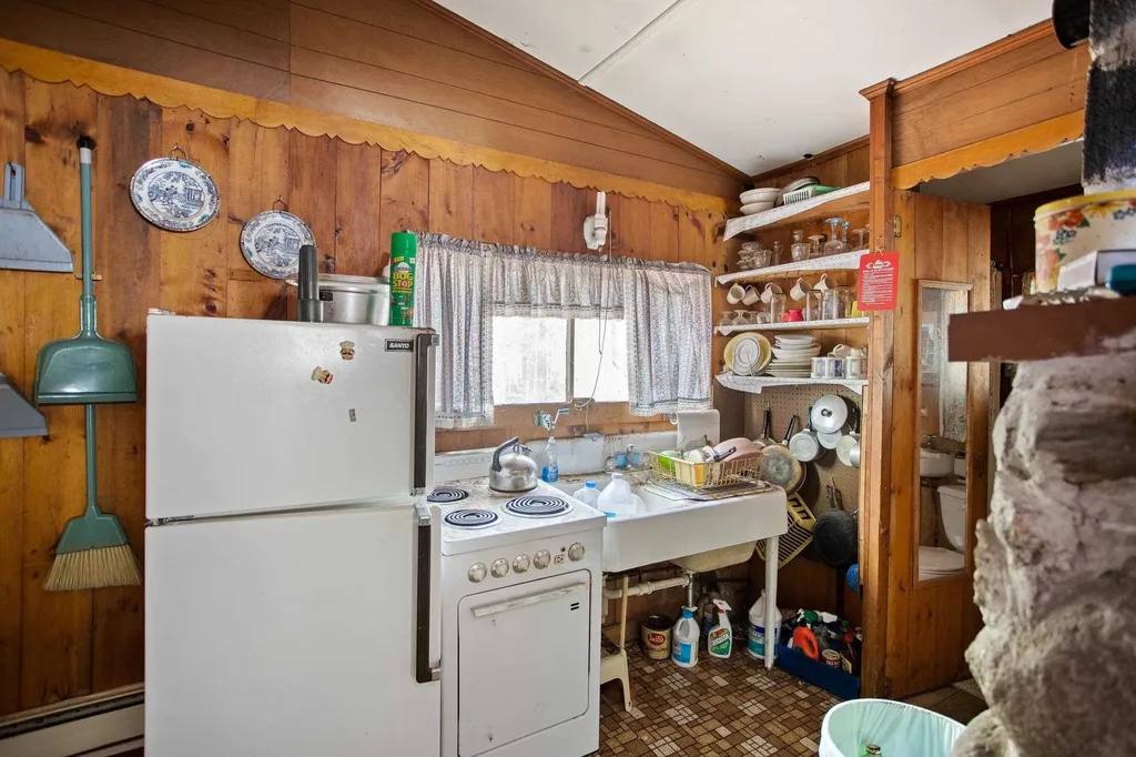 911 New Hampshire Route 49 Thornton NH 03285