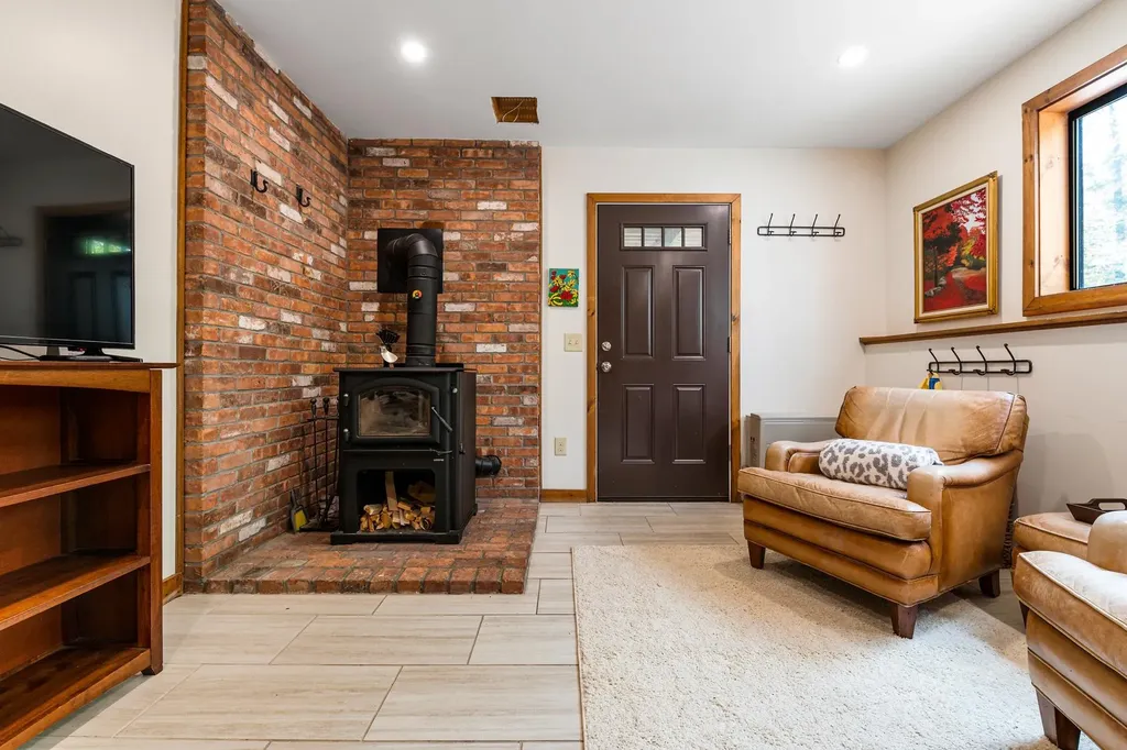 6 Anderson Pond Road Grantham NH 03753