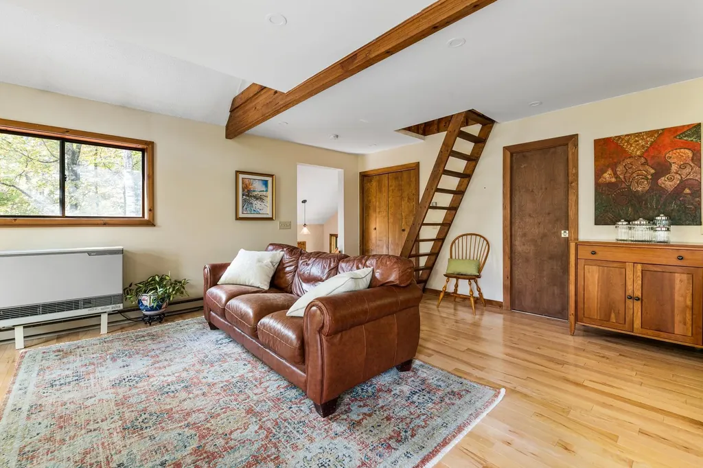 6 Anderson Pond Road Grantham NH 03753