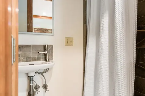 6 Anderson Pond Road Grantham NH 03753