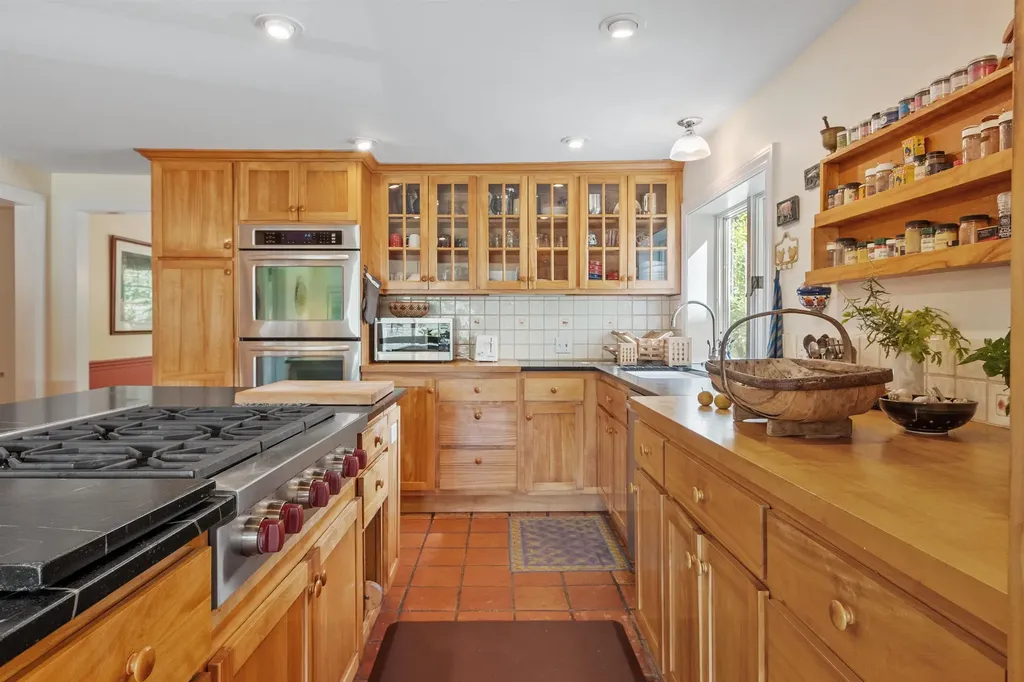 225 Lowell Street Carlisle MA 01741