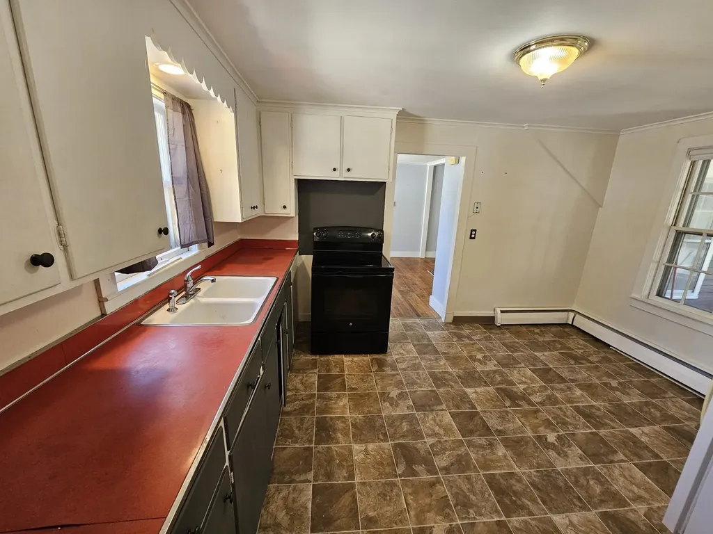 124 Howard Street Keene NH 03431