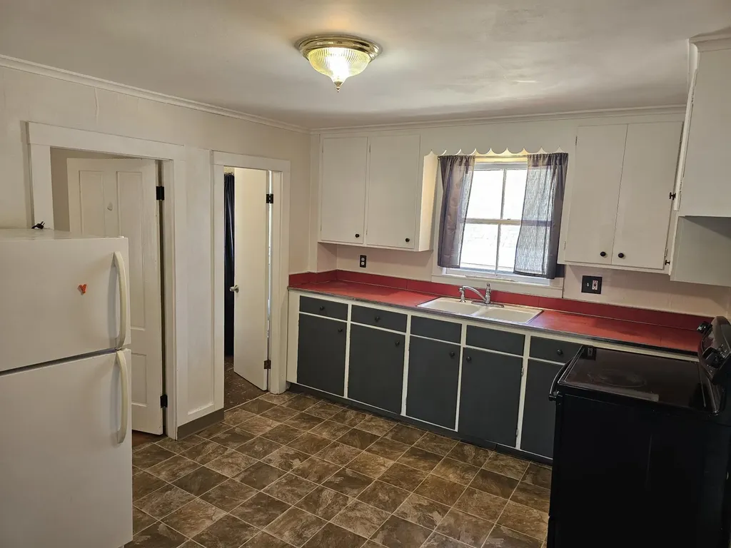 124 Howard Street Keene NH 03431