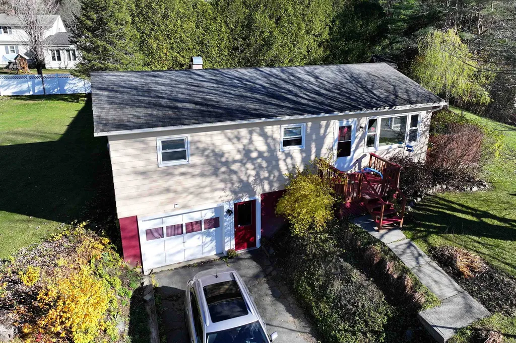 222 Breezy Hill Road St. Johnsbury VT 05819