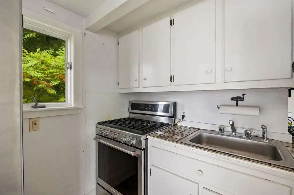 32 Chapin Terrace Laconia NH 03246