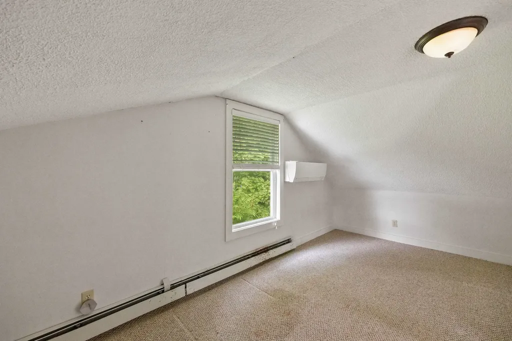 32 Chapin Terrace Laconia NH 03246