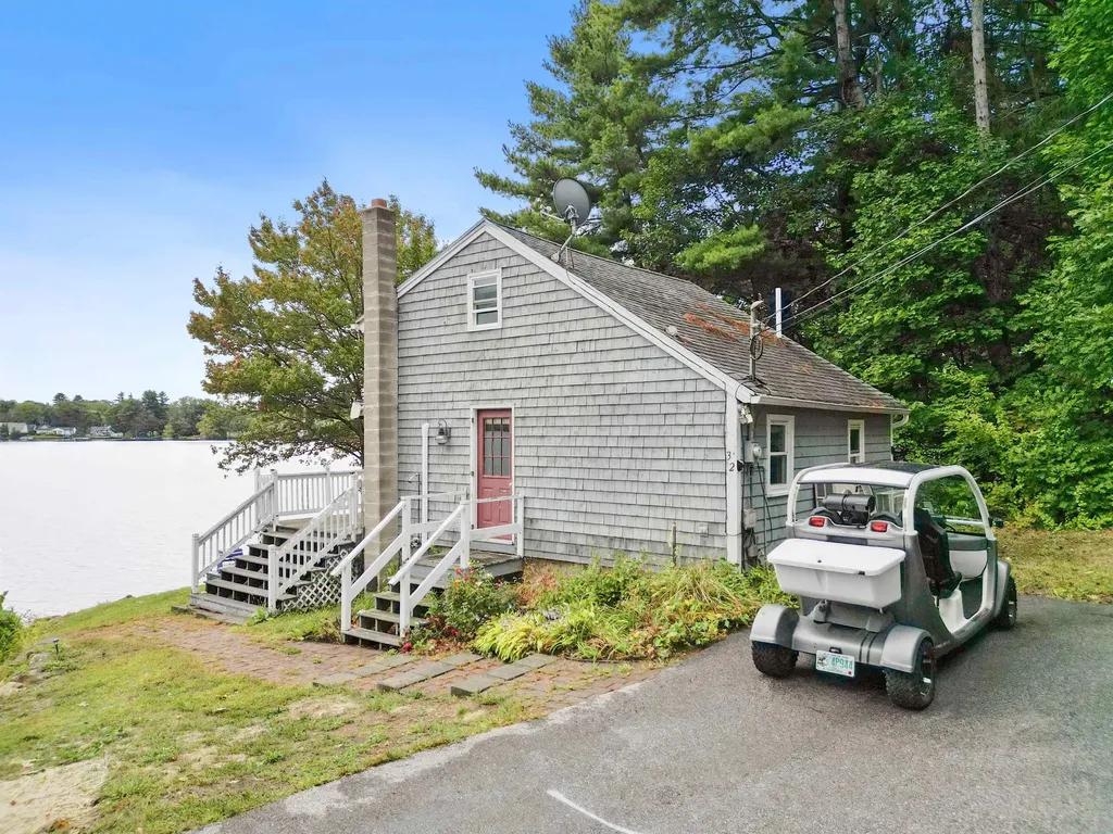 32 Chapin Terrace Laconia NH 03246