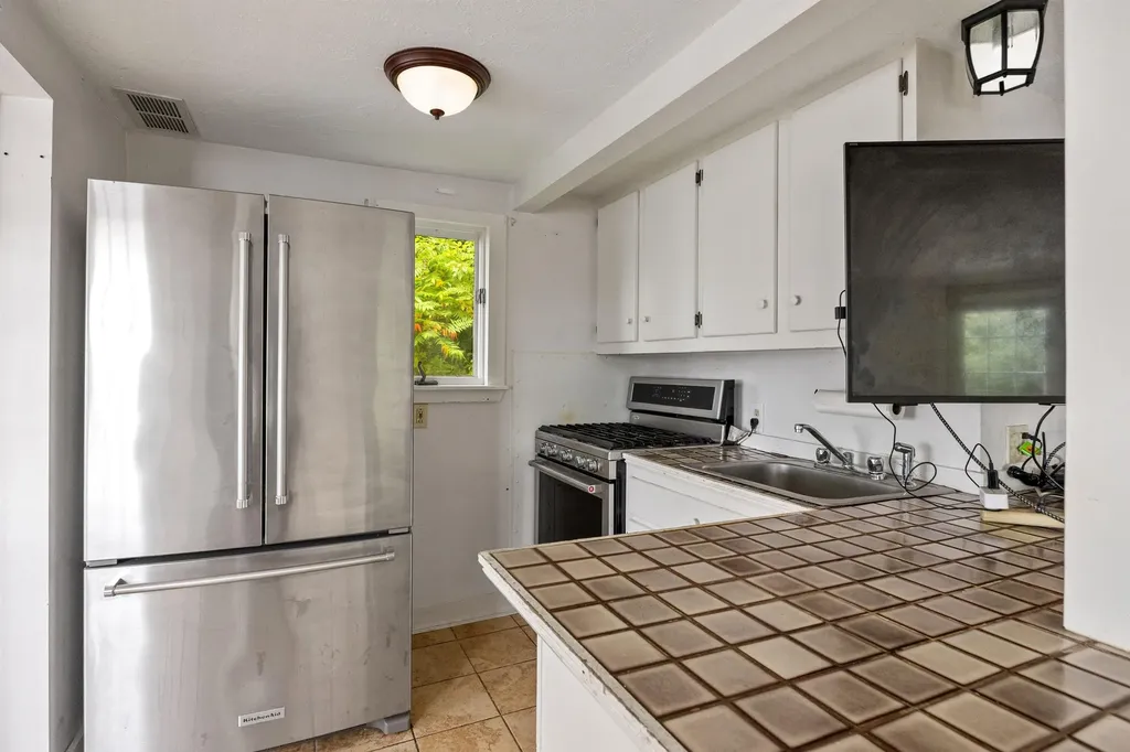 32 Chapin Terrace Laconia NH 03246