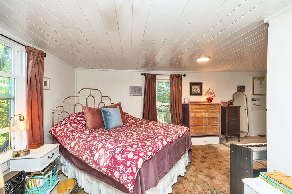 261 N. Main Street Franklin NH 03235