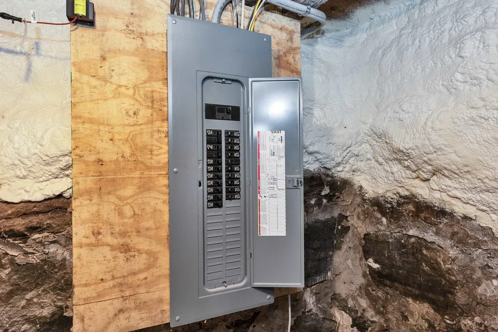 261 N. Main Street Franklin NH 03235