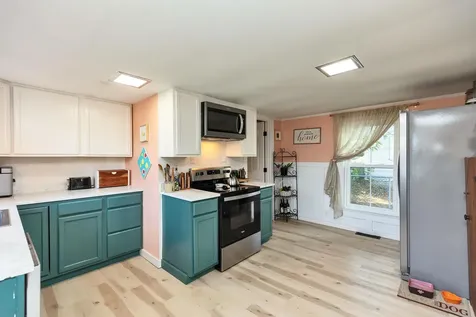 261 N. Main Street Franklin NH 03235