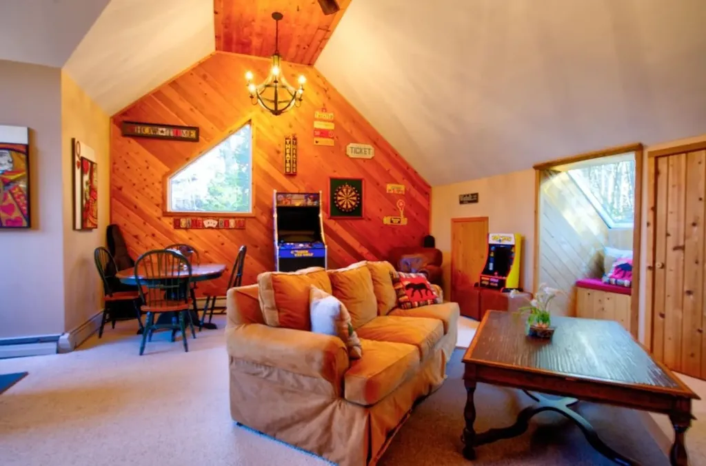 6 Chad Circle Winhall VT 05340