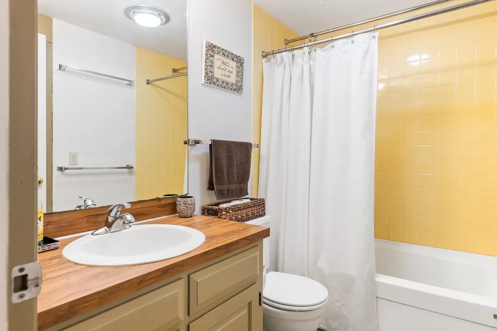 3 Water View Grantham NH 03753