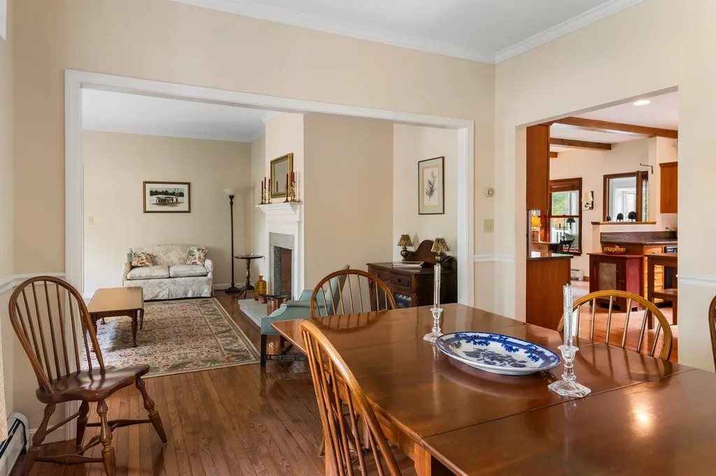7 Buker Way New London NH 03257