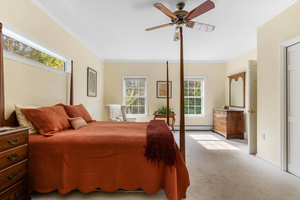 7 Buker Way New London NH 03257