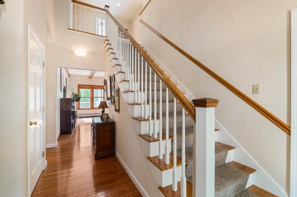 7 Buker Way New London NH 03257