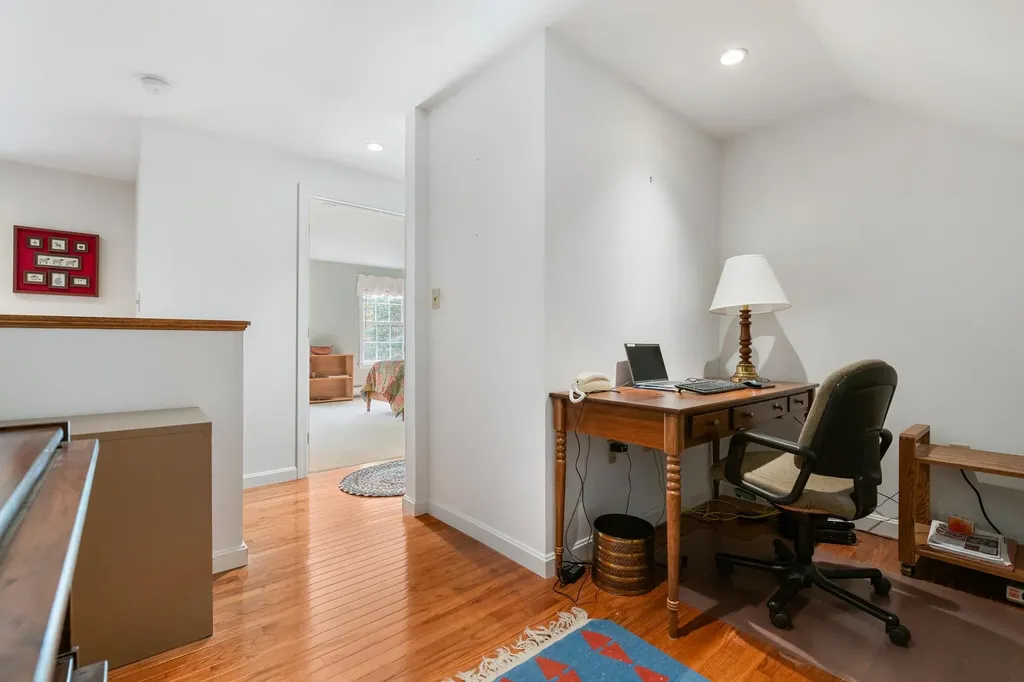 7 Buker Way New London NH 03257