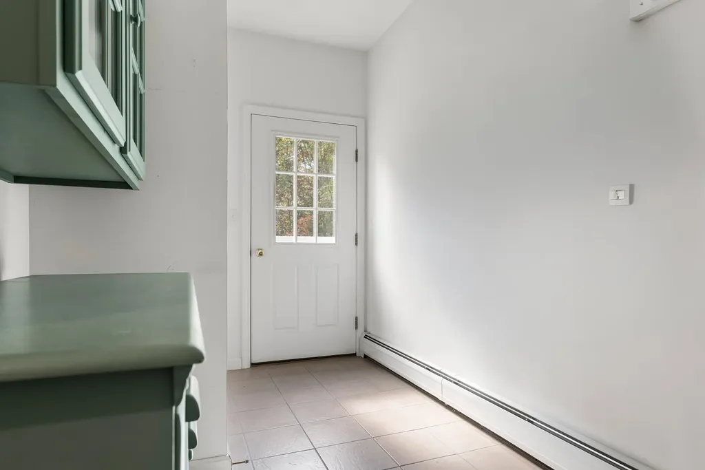 7 Buker Way New London NH 03257