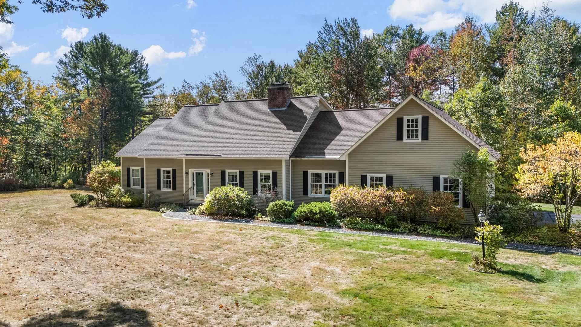 7 Buker Way New London NH 03257