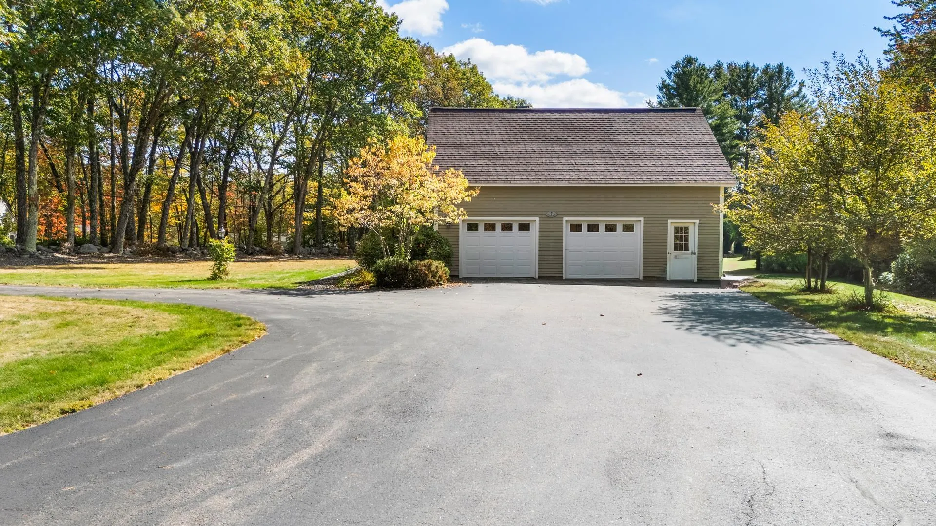 7 Buker Way New London NH 03257