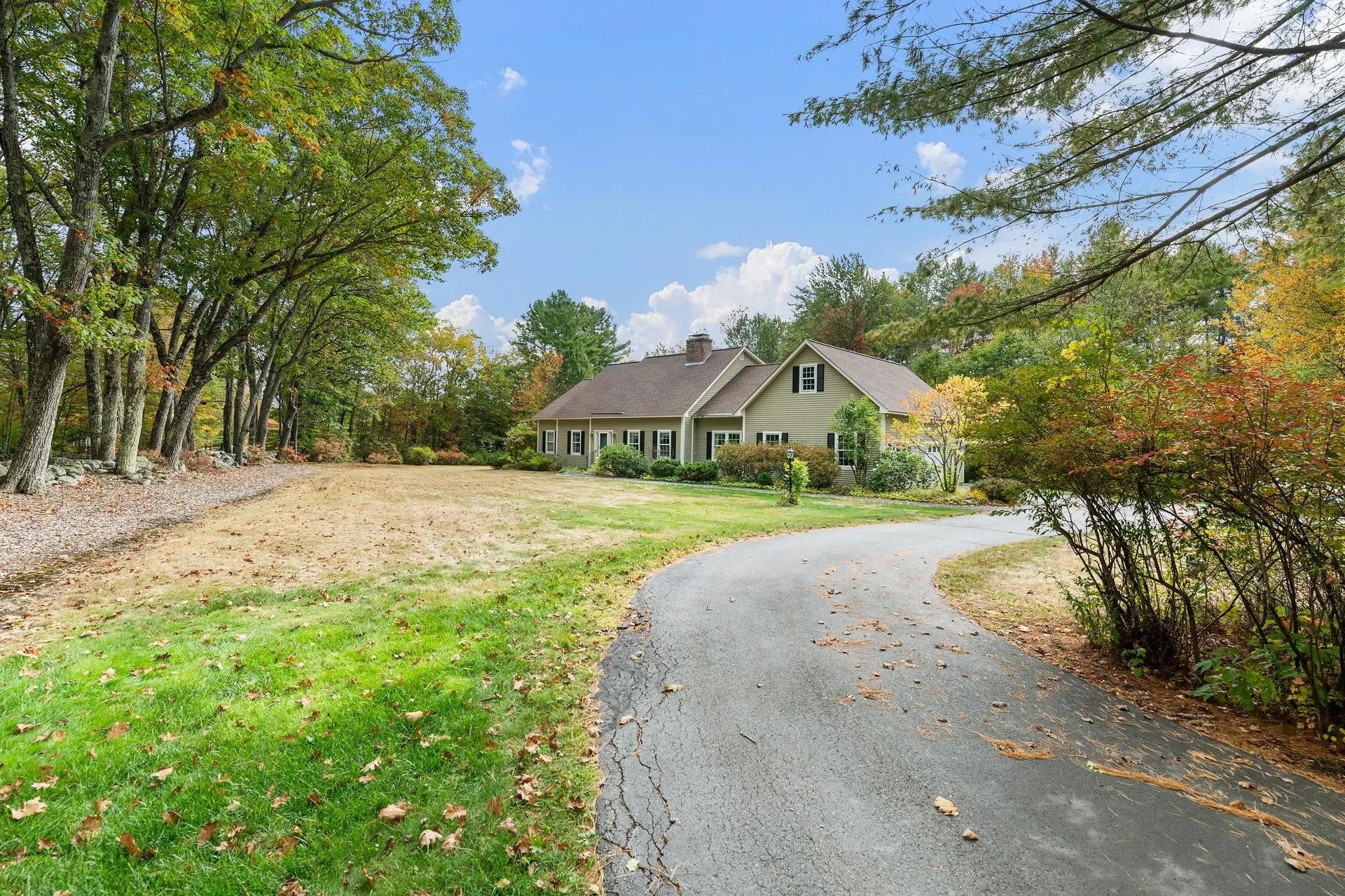 7 Buker Way New London NH 03257