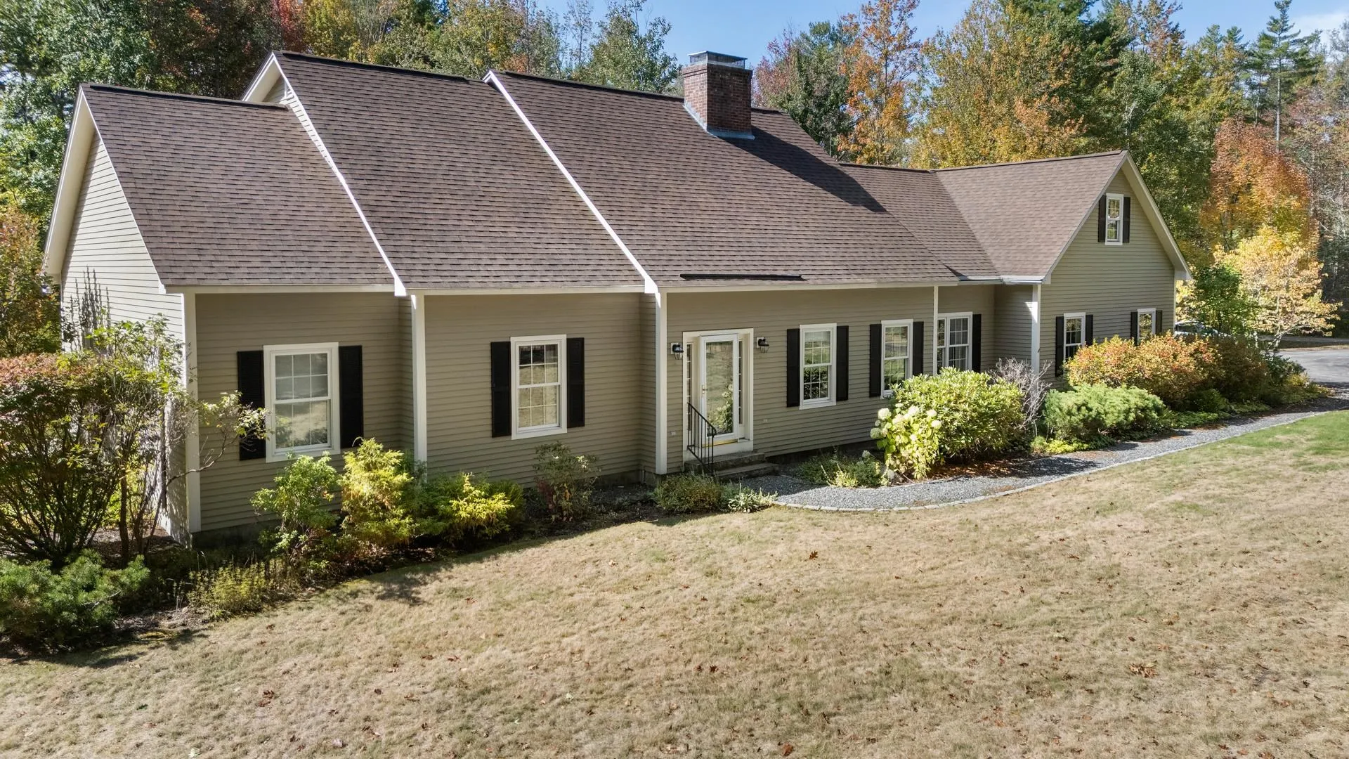 7 Buker Way New London NH 03257