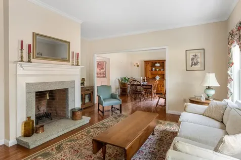 7 Buker Way New London NH 03257