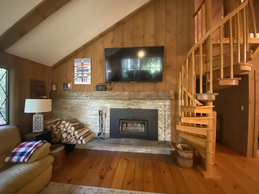 1138 River Road Jamaica VT 05343