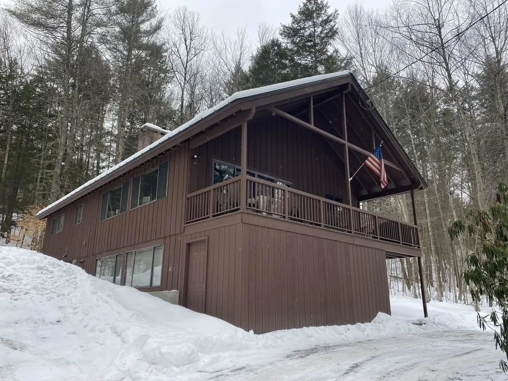 1138 River Road Jamaica VT 05343