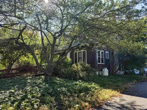 16 Vermont Avenue Brattleboro VT 05301