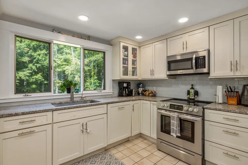 30 Ffrost Drive Durham NH 03824